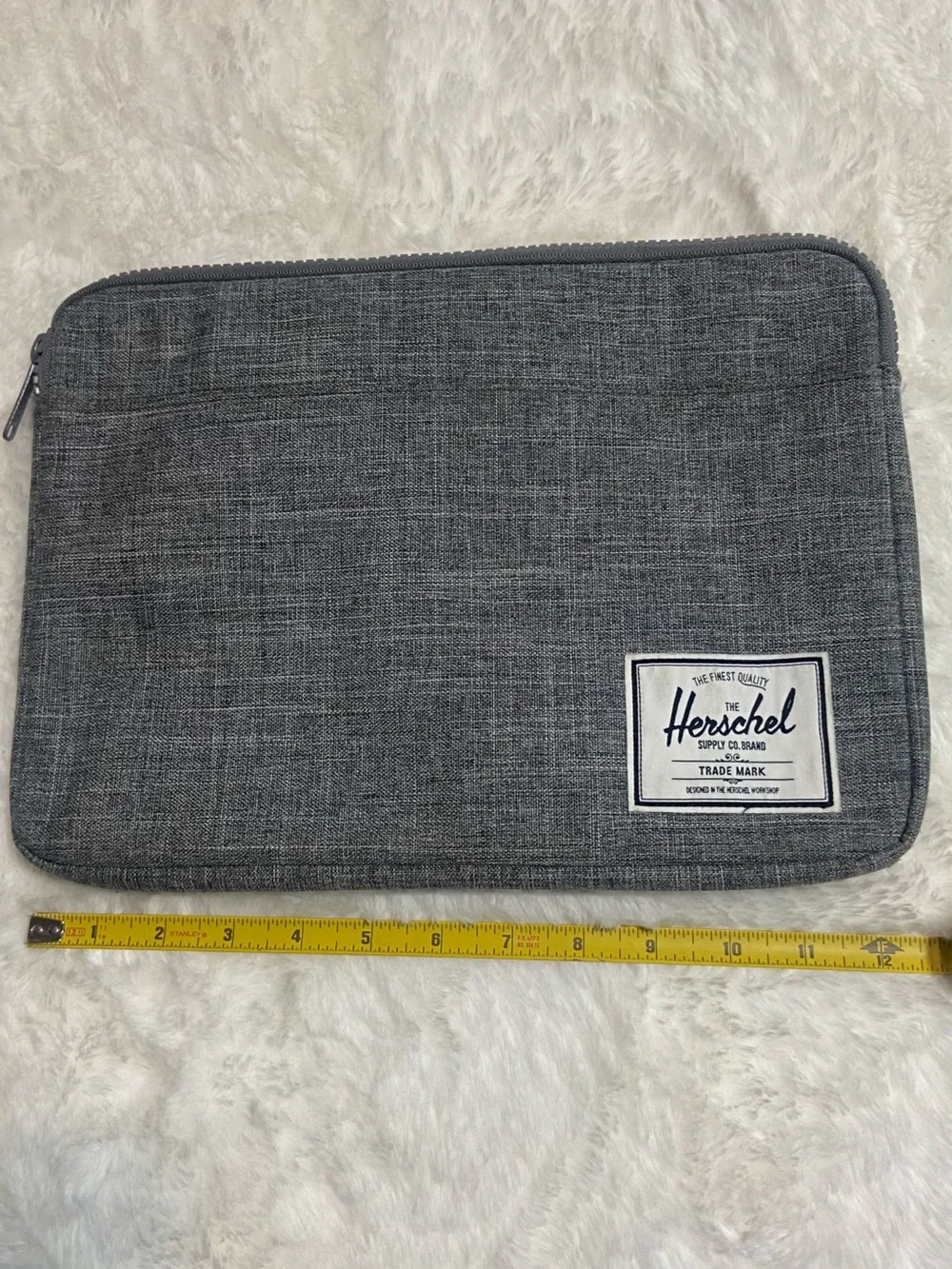 Herschel Supply Company slim laptop